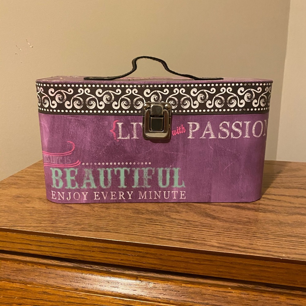 Jewelry box